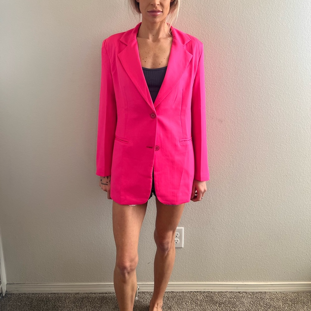 Pink blazer, 2 buttons